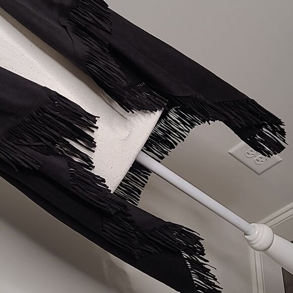 TCEC  sz L black fringed vest, Asymmetrical hem, 2 side pockets - Picture 2 of 11